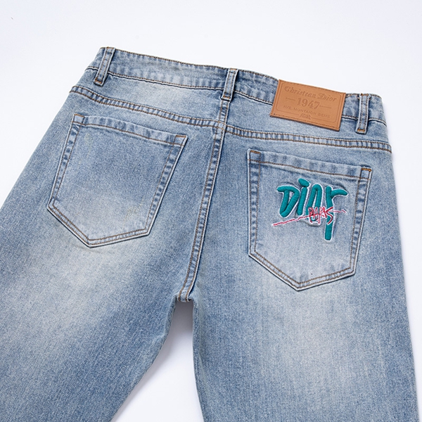 ブランドジーンズ正面デザイン